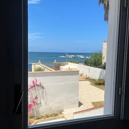 Apartment Sole In Giulia Sul Mare